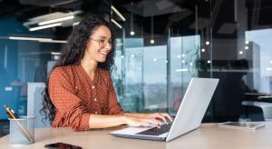 Technology is an unstoppable sector that demands an ever-increasing number of new positions. Currently, giant steps have been taken in the inclusion of women in this field, though there still remains a long way to go.